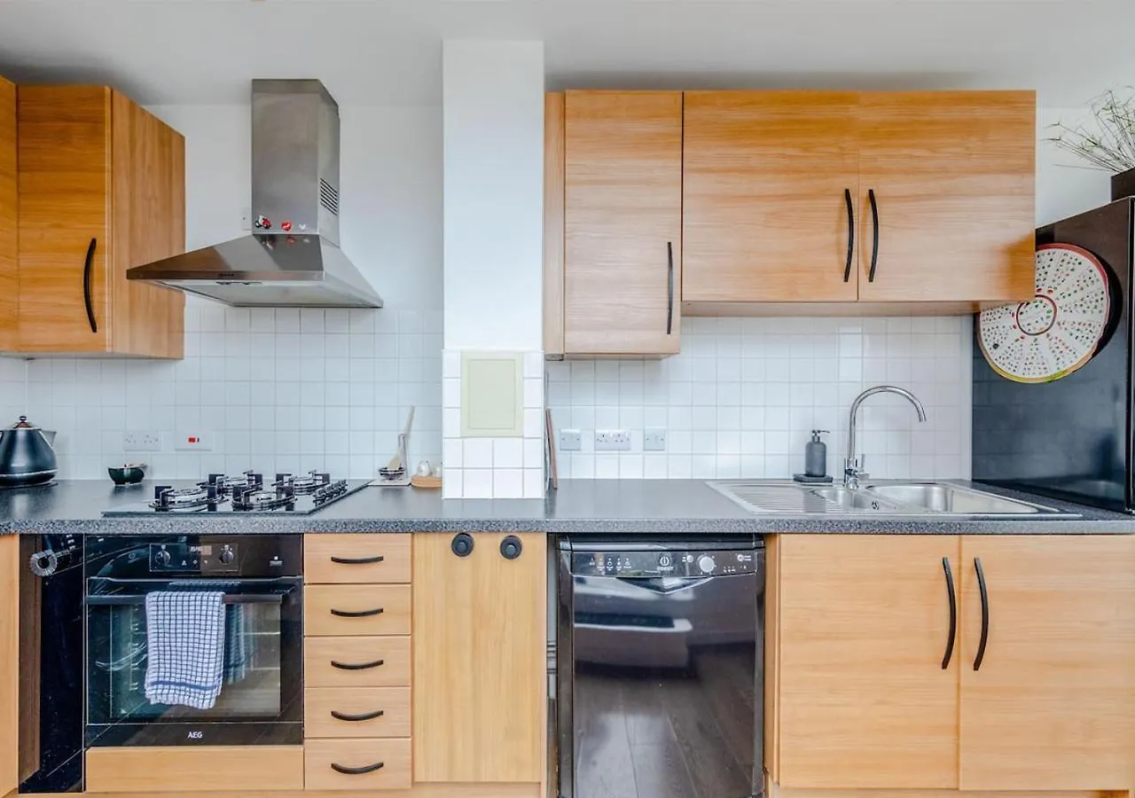 Modern 1Bd Flat In Aldgate East With Terrace Apartment London