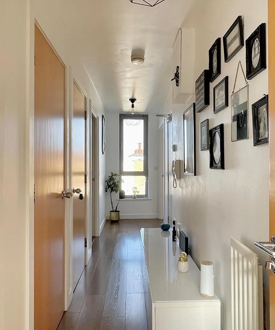 Modern 1Bd Flat In Aldgate East With Terrace Apartment London 0*,  United Kingdom