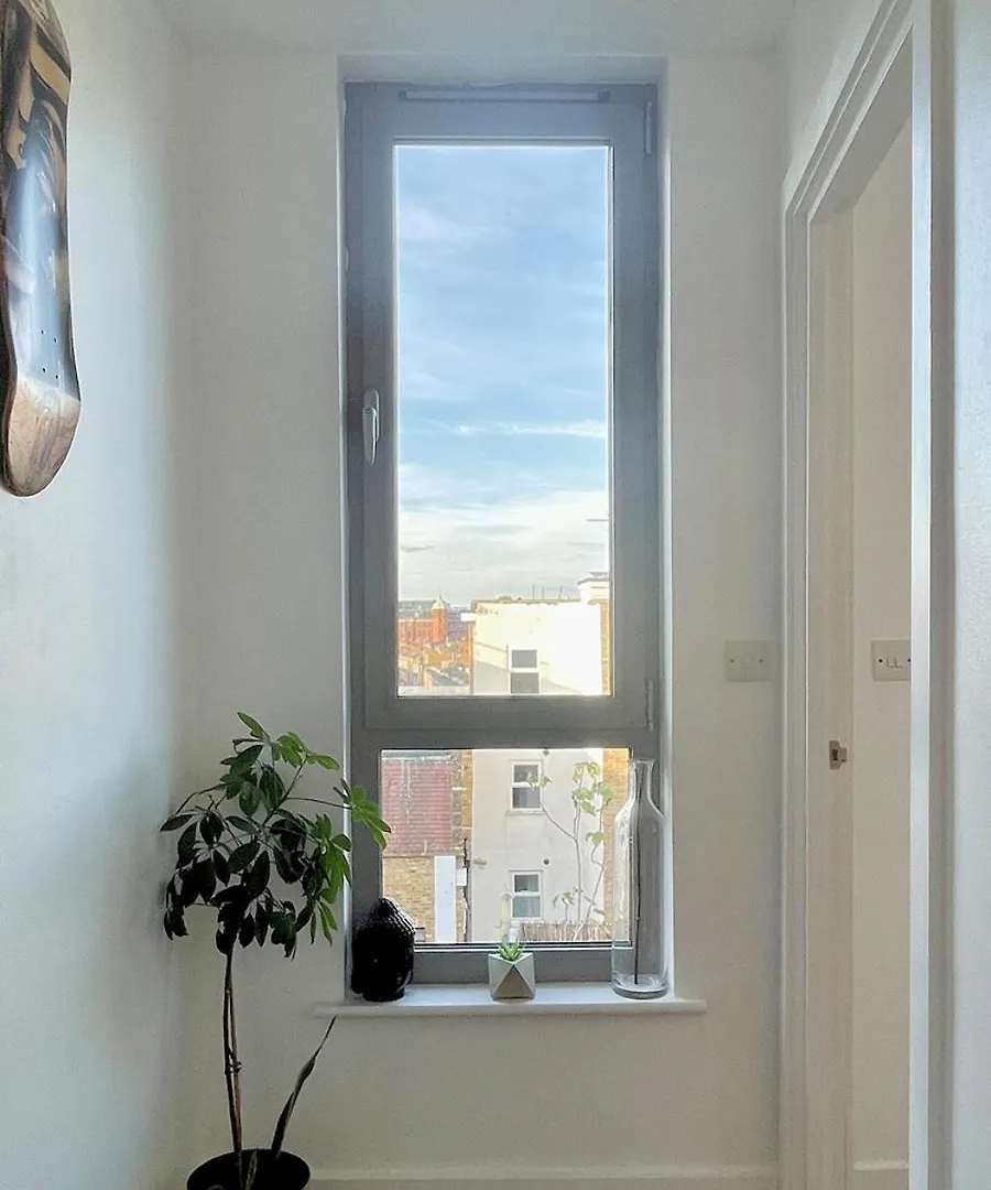 Modern 1Bd Flat In Aldgate East With Terrace Apartment London